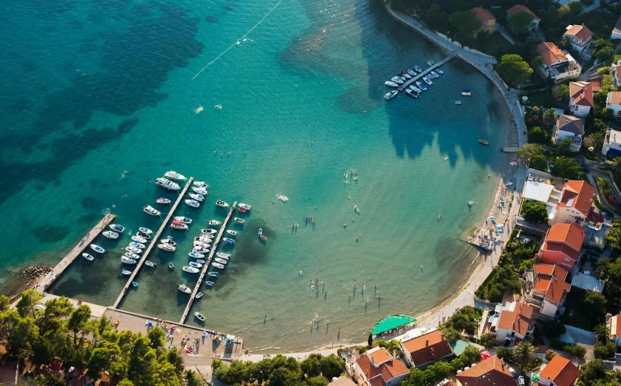 Apartment In Barbat With Balcony, Air Conditioning 660-2 Barbat na Rabu 0*,  Croatia