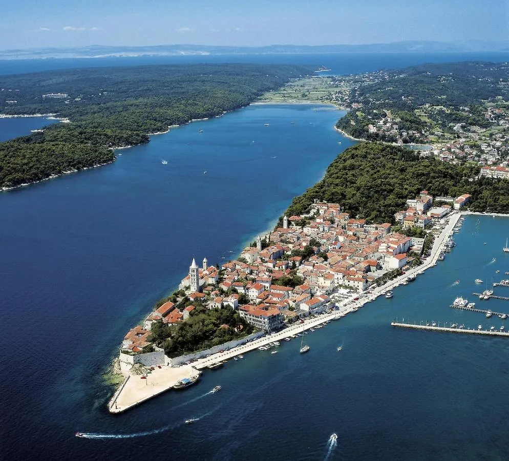 Apartment In Barbat With Balcony, Air Conditioning 660-2 Barbat na Rabu 0*,  Croatia